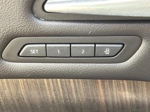 Used 2021 Cadillac XT4 Premium Luxury FWD image 32