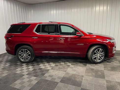 Used 2023 Chevrolet Traverse High Country AWD/4WD image 2