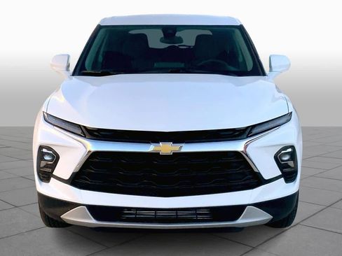 Used 2025 Chevrolet Blazer LT image 3