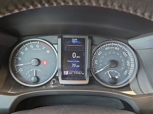 Used 2018 Toyota Tacoma TRD Sport w/ Technology Package AWD/4WD image 10