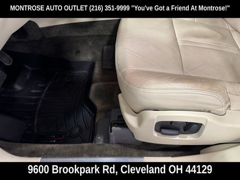 Used 2019 Lincoln MKT AWD image 18