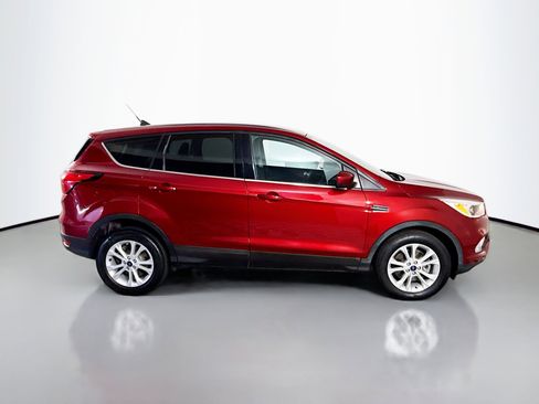 Used 2019 Ford Escape SE image 11