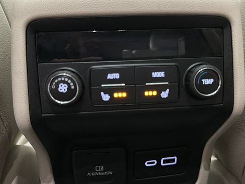Used 2020 GMC Acadia Denali w/ LPO, 'HIT The Road' Package AWD/4WD image 29