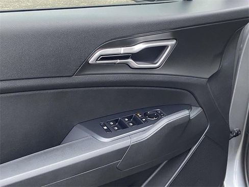 New 2026 Kia Sportage LX image 13