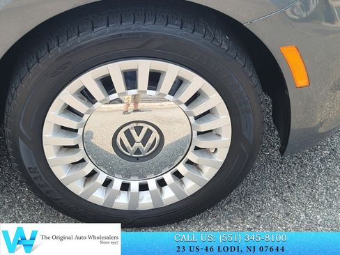 Used 2016 Volkswagen Beetle 1.8T S FWD image 25