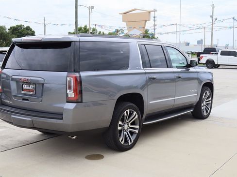Used 2018 GMC Yukon XL SLT w/ Premium Edition RWD image 9