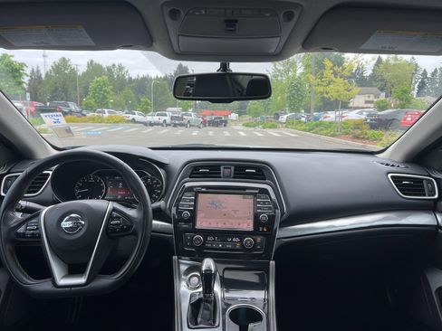 Used 2019 Nissan Maxima 3.5 SV w/ Floor Mat Group FWD image 10