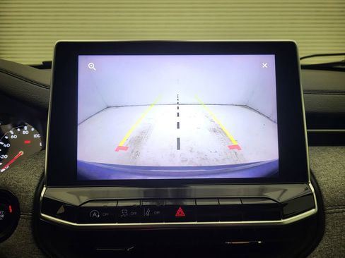 Used 2023 Jeep Compass Sport image 9