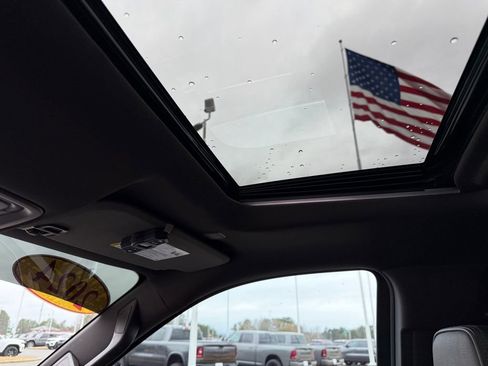 Used 2024 GMC Sierra 1500 Denali w/ Technology Package image 16