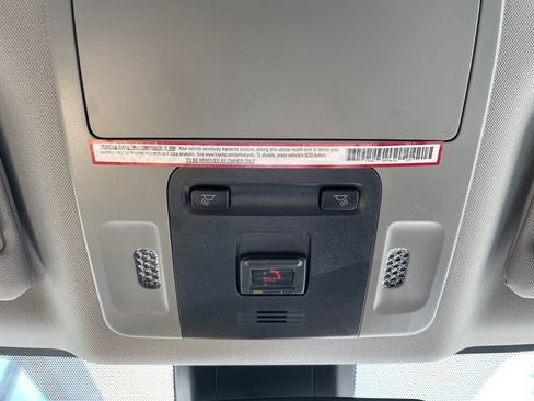 Used 2020 Toyota Camry SE AWD/4WD image 27