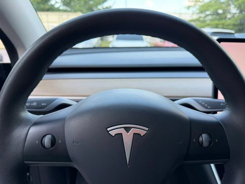 Used 2021 Tesla Model Y Long Range AWD/4WD image 23