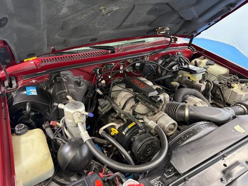 Used 1994 Chevrolet S10 Pickup 4WD 4-Door image 54