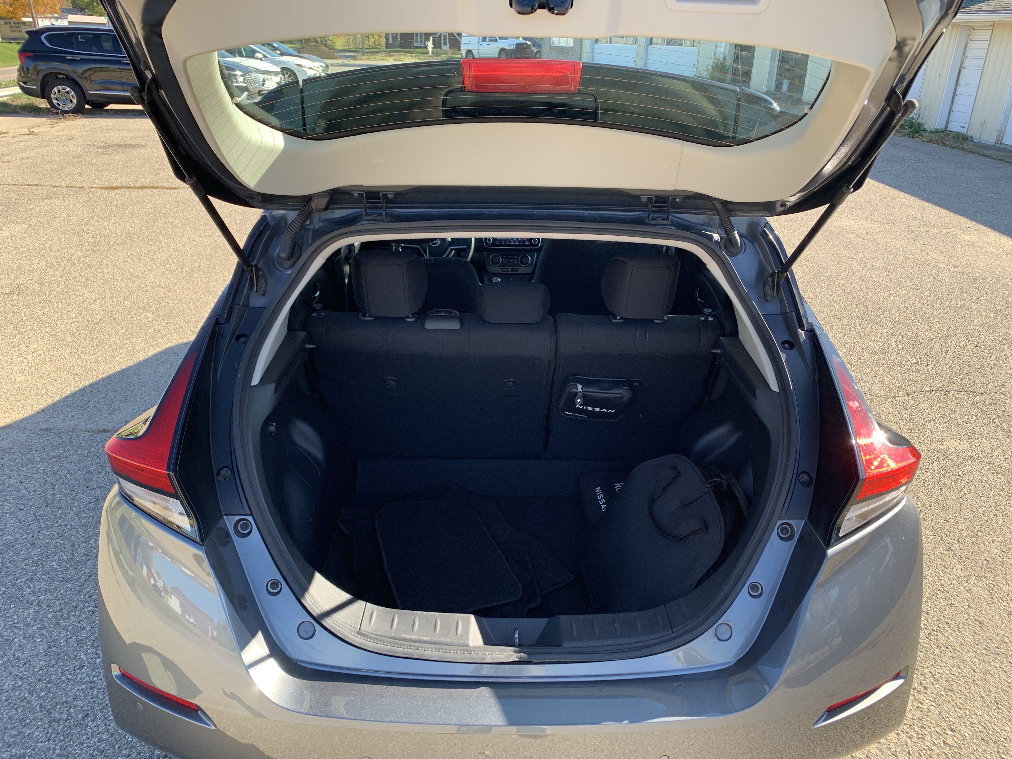 Used 2025 Nissan Leaf S FWD image 6