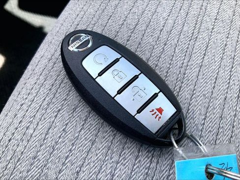 Used 2021 Nissan Rogue SV FWD image 15