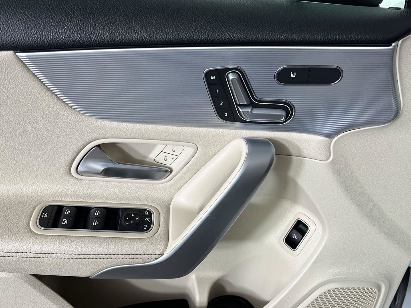 Used 2020 Mercedes-Benz A 220 4MATIC image 4