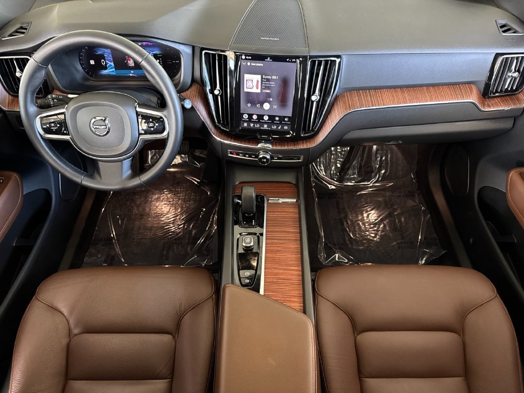 Certified 2024 Volvo XC60 T8 Plus w/ Protection Package Premier AWD/4WD image 12