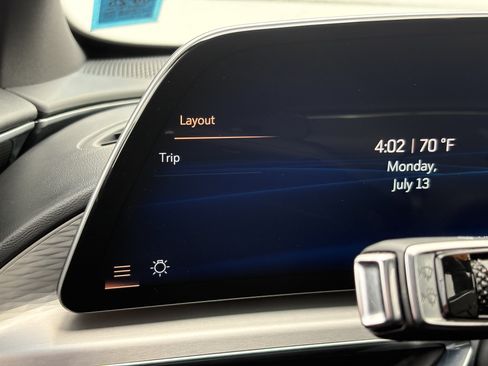 Used 2024 Cadillac Lyriq Luxury AWD/4WD image 19