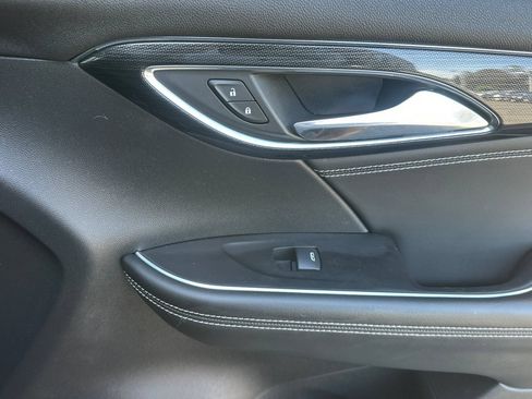 Used 2021 Buick Envision Essence FWD image 22