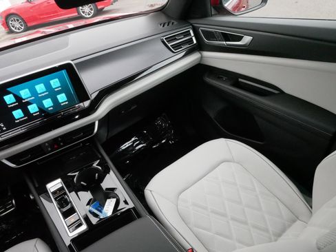 Certified 2025 Volkswagen Atlas Cross Sport SEL Premium R-Line image 11