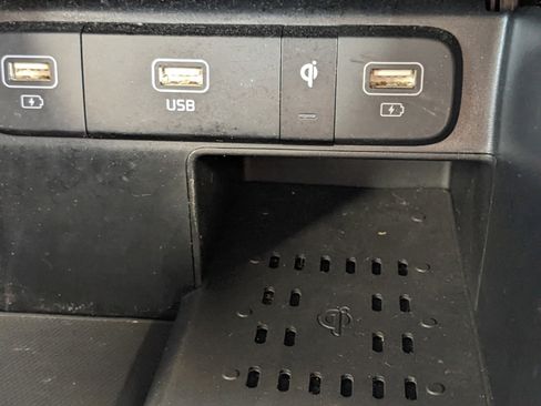 Certified 2023 Kia Sorento S image 25