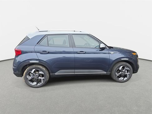 New 2026 Hyundai Venue SEL image 4