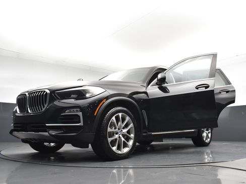 Used 2021 BMW X5 xDrive40i w/ Premium Package AWD/4WD image 31