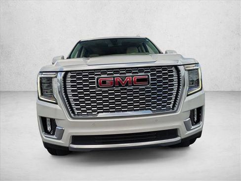 Used 2021 GMC Yukon XL Denali image 2