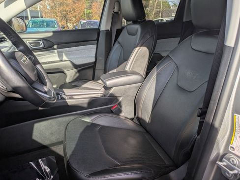 Used 2022 Jeep Compass Latitude image 19