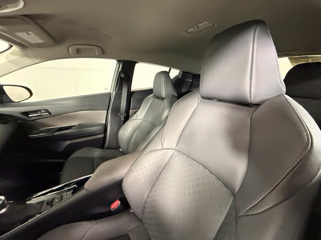 Used 2022 Toyota C-HR Limited FWD image 5