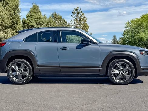 Used 2022 MAZDA MX-30 Electric w/ Premium Plus Pkg FWD image 3