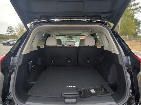 Certified 2026 Nissan Rogue SV w/ SV Premium Package image 27