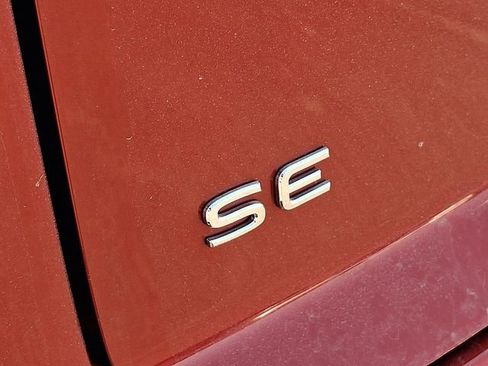 Used 2024 Volkswagen Atlas Cross Sport SE image 11