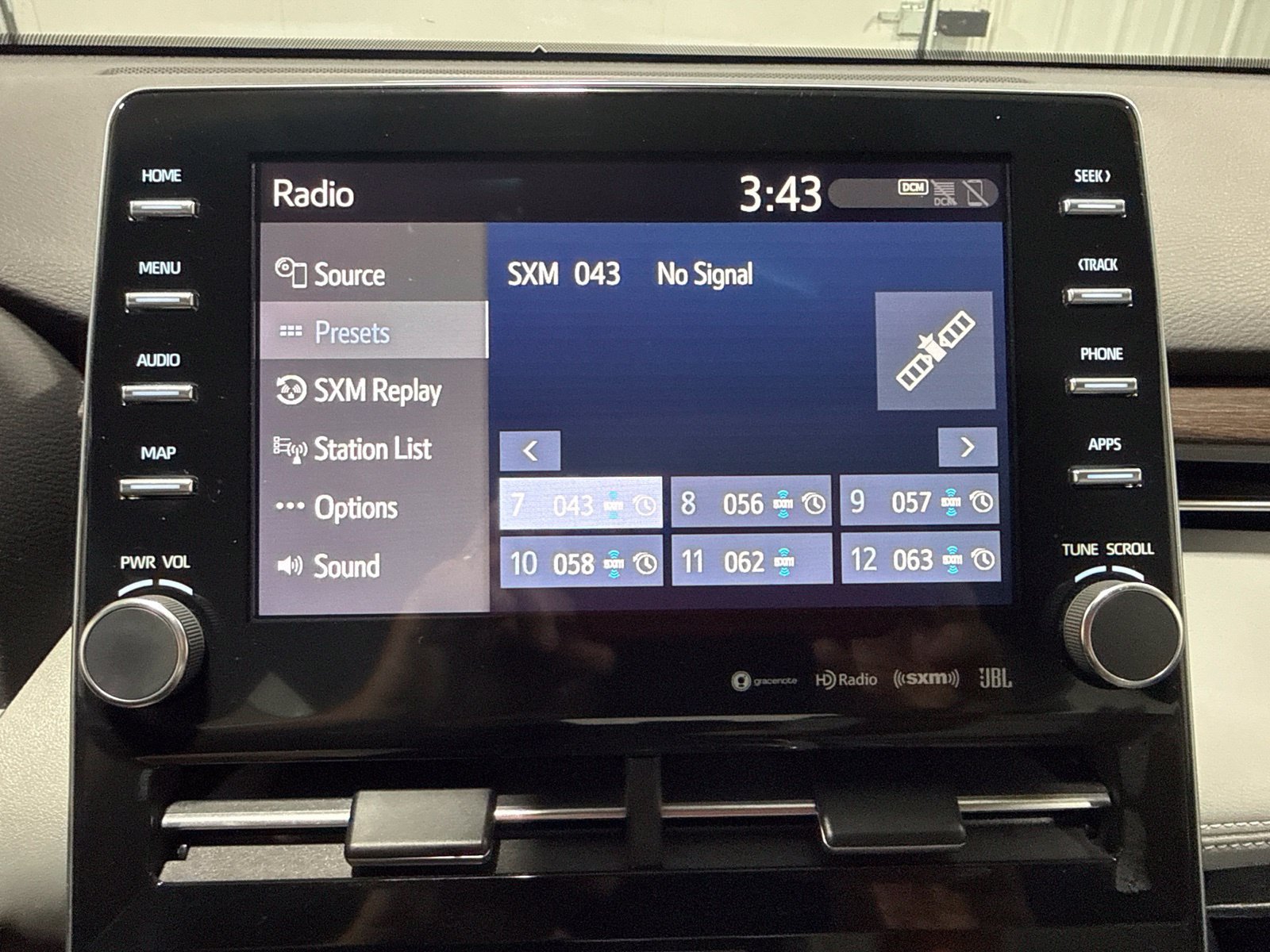Used 2019 Toyota Avalon XLE w/ Moonroof Package FWD image 31
