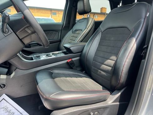 Certified 2024 Ford Edge ST-Line AWD/4WD image 19
