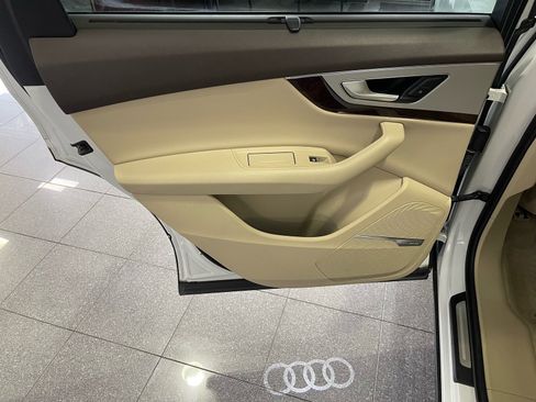 Used 2019 Audi Q7 2.0T Premium Plus w/ Premium Plus Package AWD/4WD image 32