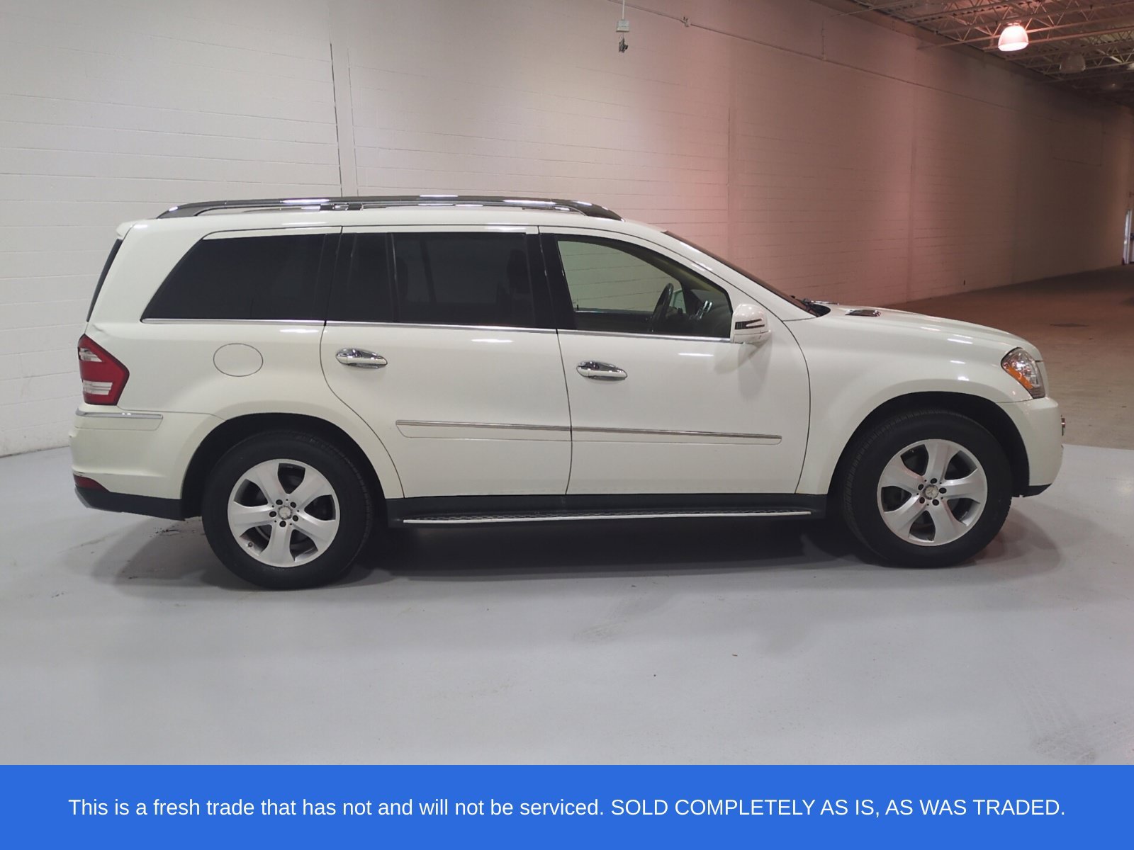 Used 2011 Mercedes-Benz GL 450 4MATIC image 2