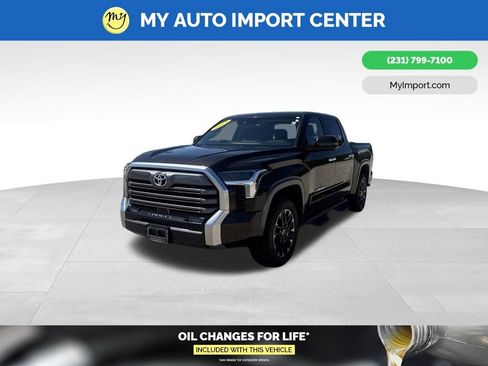 Used 2024 Toyota Tundra Limited w/ Power Package AWD/4WD image 3