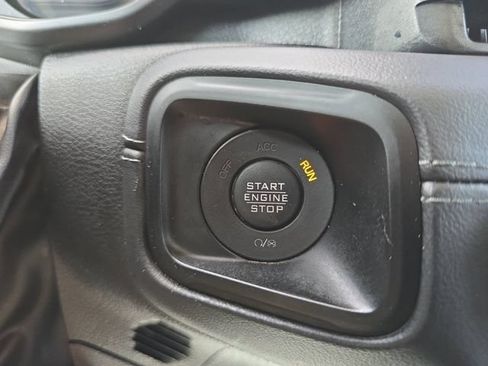 Used 2024 Jeep Wrangler Unlimited Sahara AWD/4WD image 30