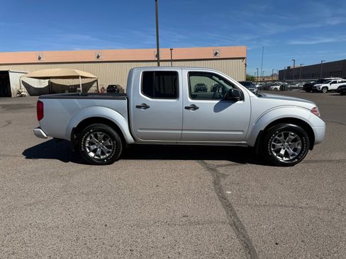 Certified 2021 Nissan Frontier SV image 4