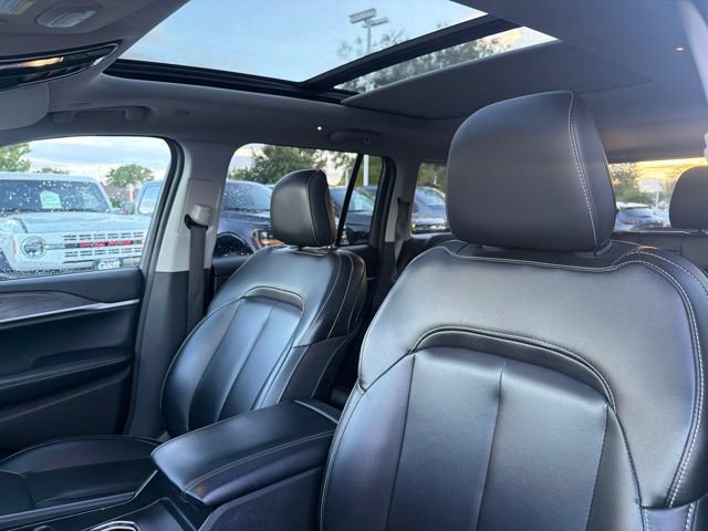 Used 2024 Jeep Grand Cherokee Limited 4xe AWD/4WD image 17