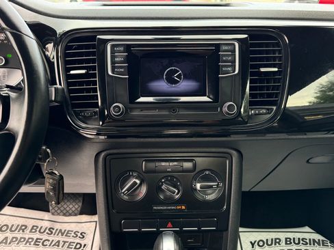 Used 2017 Volkswagen Beetle 1.8T S image 17