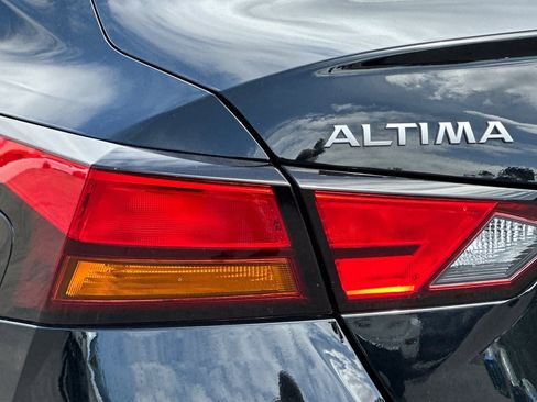 Used 2025 Nissan Altima 2.5 S FWD image 30