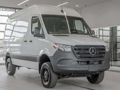 New 2025 Mercedes-Benz Sprinter 2500 image 21