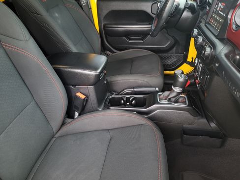 Used 2021 Jeep Wrangler Unlimited Rubicon AWD/4WD image 15