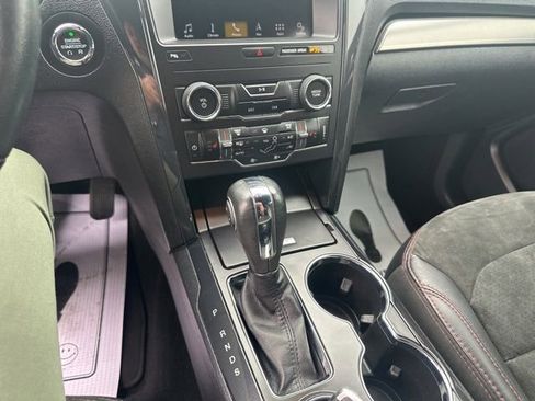 Used 2019 Ford Explorer XLT w/ Equipment Group 202A FWD image 40