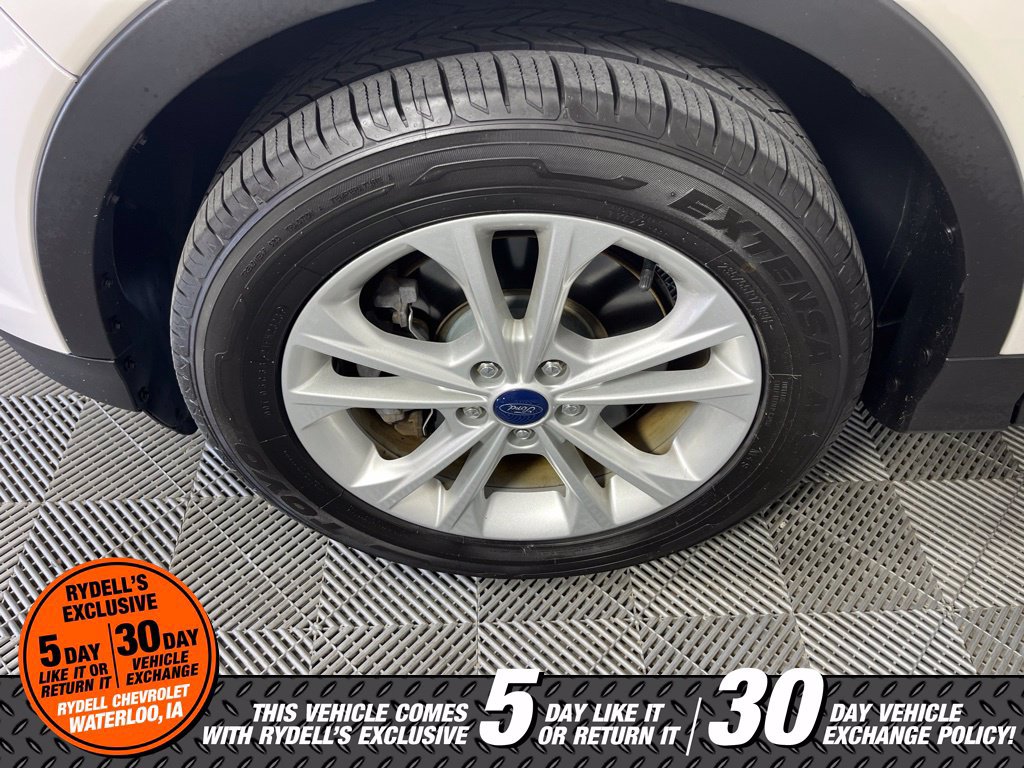 Used 2017 Ford Escape SE w/ Equipment Group 201A AWD/4WD image 18
