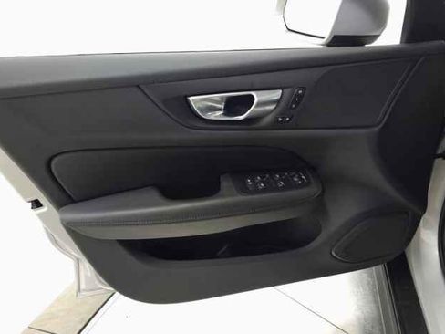 Certified 2025 Volvo V60 B5 Cross Country Plus image 15