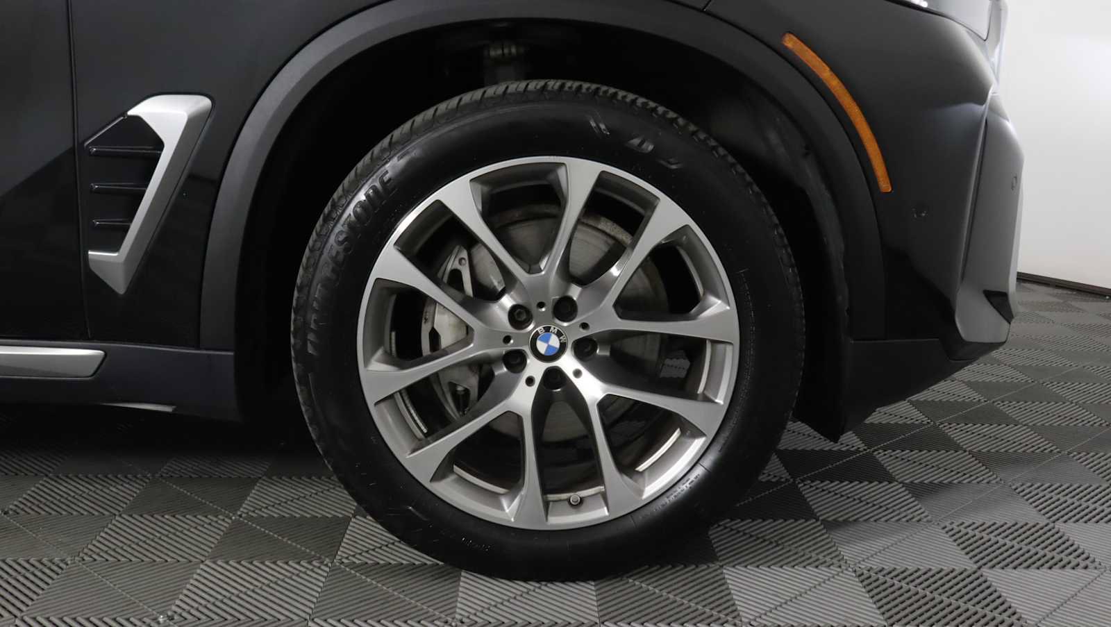 Used 2024 BMW X5 xDrive40i AWD/4WD image 7