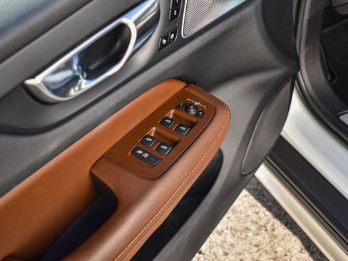 Used 2023 Volvo V60 B5 Cross Country Ultimate w/ Climate Package image 22