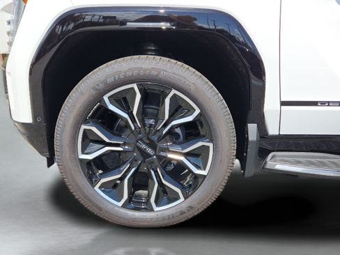 New 2025 GMC Sierra EV Denali AWD/4WD image 26